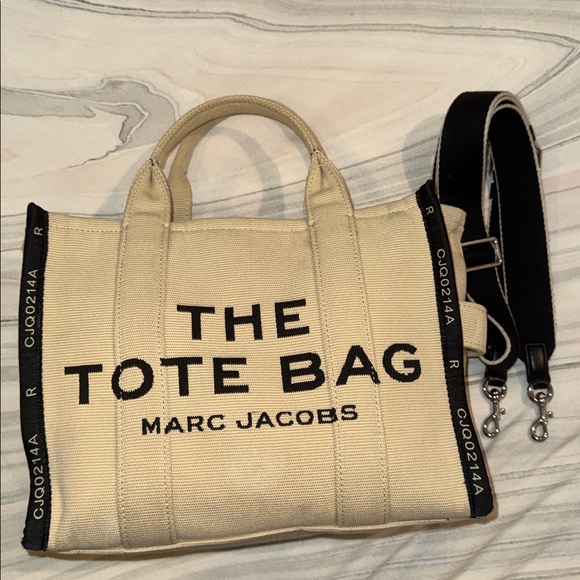 MARC JACOBS THE JACQUARD SMALL TOTE BAG in Warm Sand - Picture 5 of 6